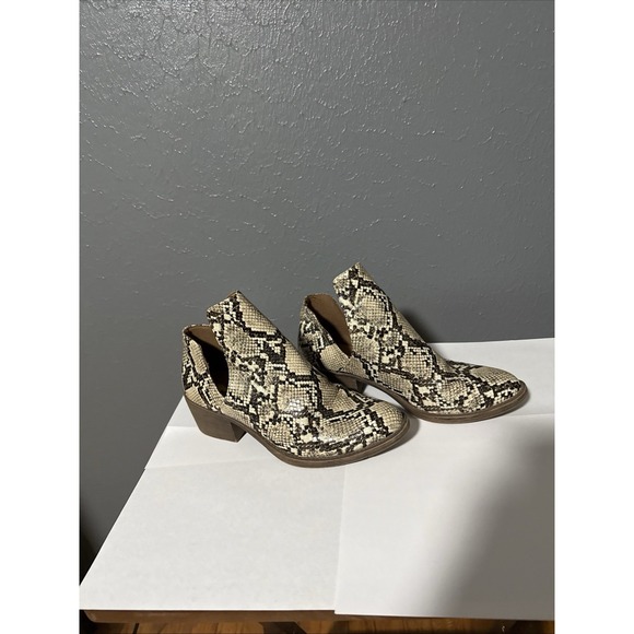 Volatile Shoes - Women's Size 8 Snakeskin Upper